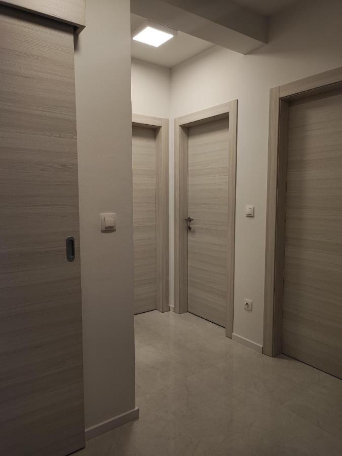 Apartman Plum - Self Check In, Free Parking Osijek Exterior photo